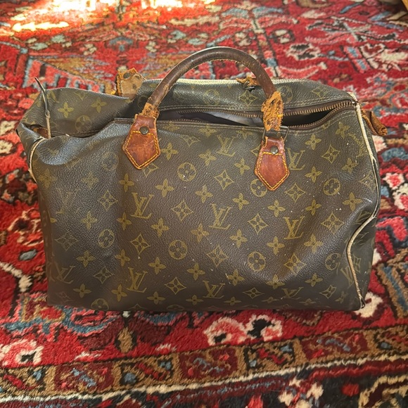 Louis Vuitton Damaged Authetic Flawed Flaws LV Luxury Monogram Speedy Vintage - Picture 1 of 10